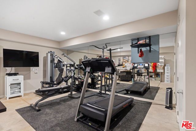 2207 Bowmont Drive, Beverly Hills, CA 90210