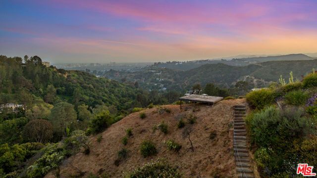 2207 Bowmont Drive, Beverly Hills, CA 90210