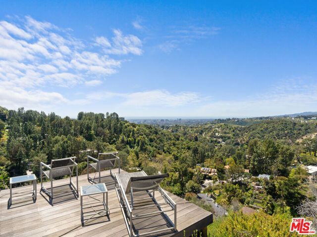 2207 Bowmont Drive, Beverly Hills, CA 90210