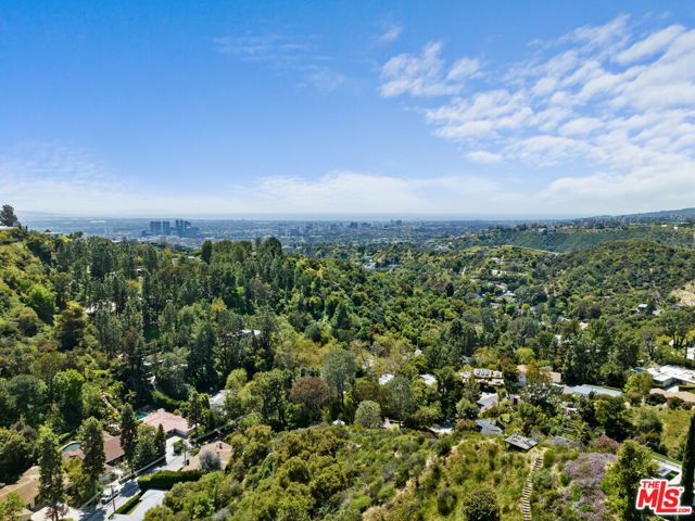 2207 Bowmont Drive, Beverly Hills, CA 90210