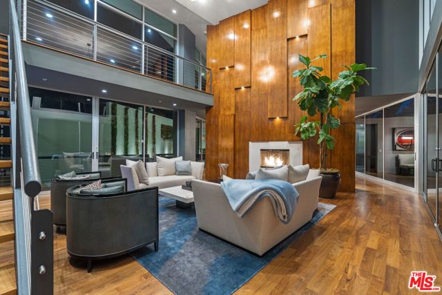 2207 Bowmont Drive, Beverly Hills, CA 90210