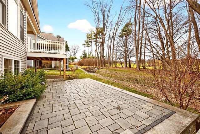 20 Greenpoint Trail, Pittsford, NY 14534