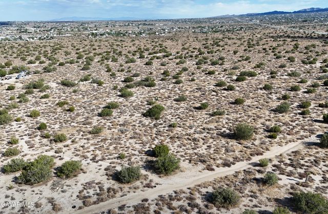 Duncan Road, Llano, CA 93544