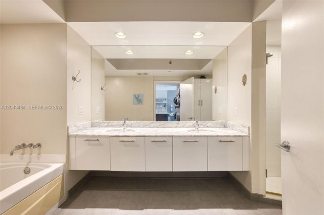 500 Brickell Ave 1400, Miami, FL 33131