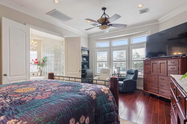 537 Villa Drive, Seabrook, TX 77586