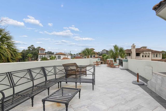 537 Villa Drive, Seabrook, TX 77586