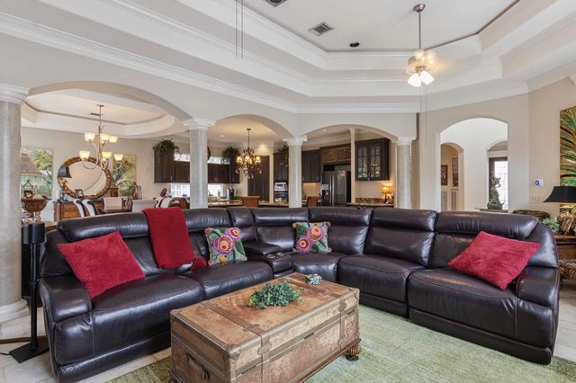 537 Villa Drive, Seabrook, TX 77586