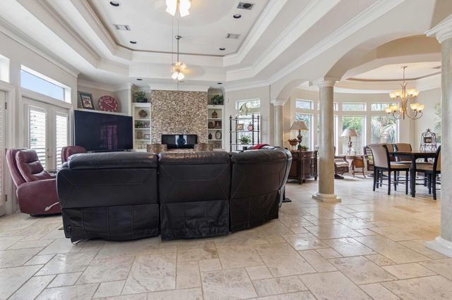 537 Villa Drive, Seabrook, TX 77586