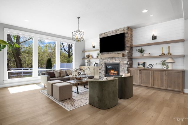 7997 W Suttle Lake Drive, Boise, ID 83714