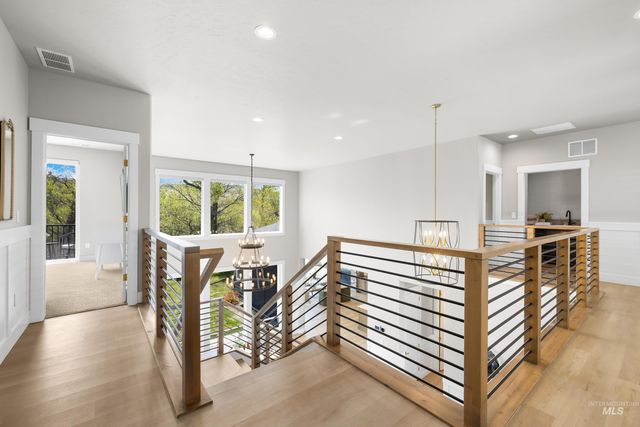 7997 W Suttle Lake Drive, Boise, ID 83714