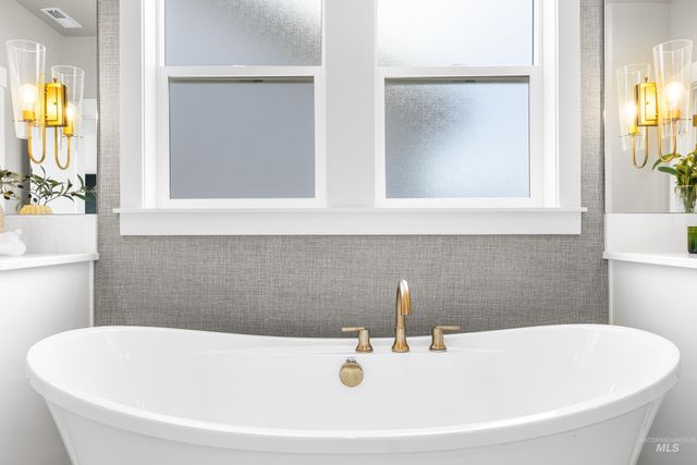 7997 W Suttle Lake Drive, Boise, ID 83714