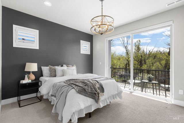 7997 W Suttle Lake Drive, Boise, ID 83714