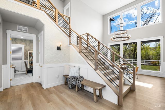 7997 W Suttle Lake Drive, Boise, ID 83714