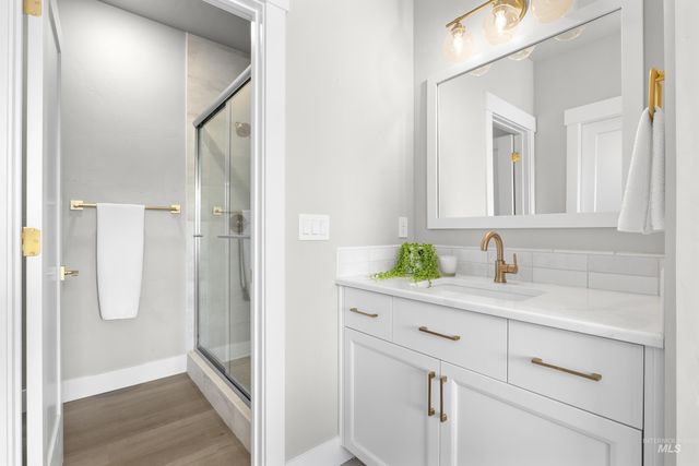 7997 W Suttle Lake Drive, Boise, ID 83714