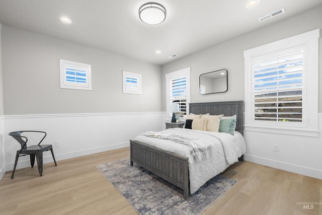 7997 W Suttle Lake Drive, Boise, ID 83714