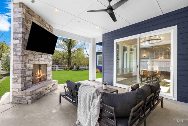 7997 W Suttle Lake Drive, Boise, ID 83714