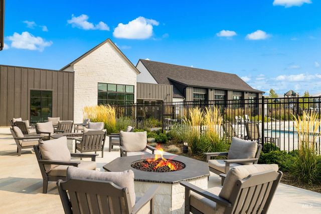 7997 W Suttle Lake Drive, Boise, ID 83714