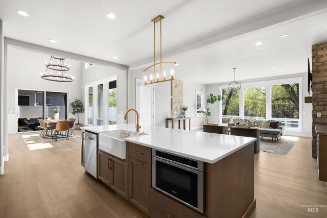 7997 W Suttle Lake Drive, Boise, ID 83714