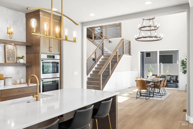 7997 W Suttle Lake Drive, Boise, ID 83714