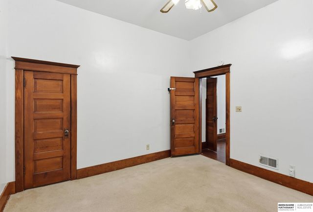 2205 F Street, Omaha, NE 68107