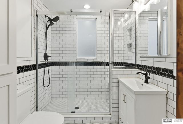 2205 F Street, Omaha, NE 68107