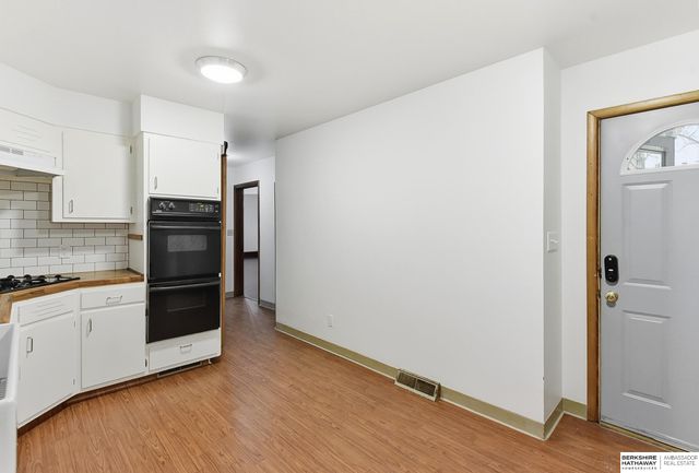 2205 F Street, Omaha, NE 68107