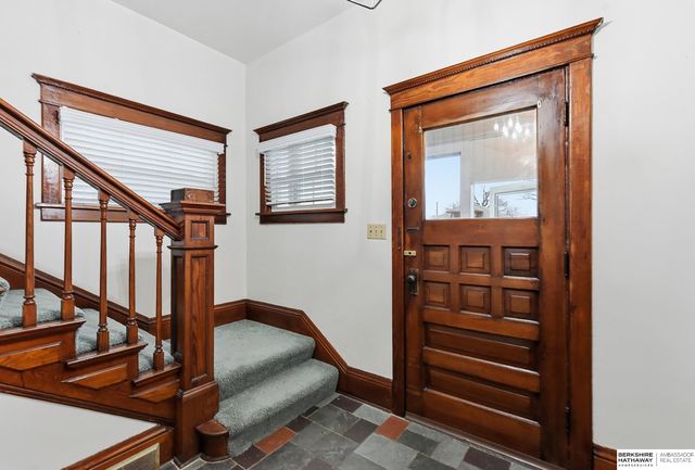 2205 F Street, Omaha, NE 68107