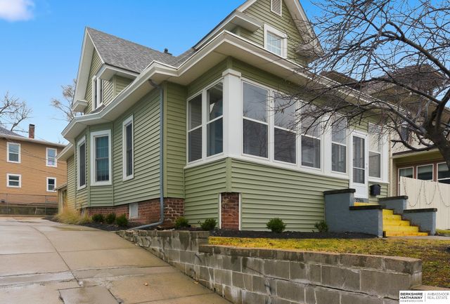 2205 F Street, Omaha, NE 68107