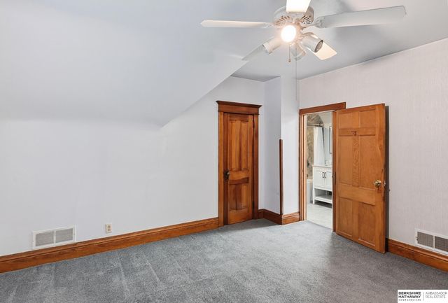 2205 F Street, Omaha, NE 68107