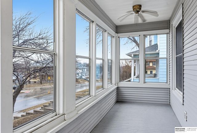 2205 F Street, Omaha, NE 68107