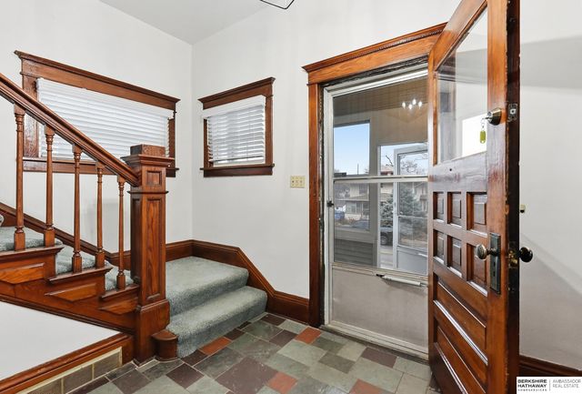 2205 F Street, Omaha, NE 68107