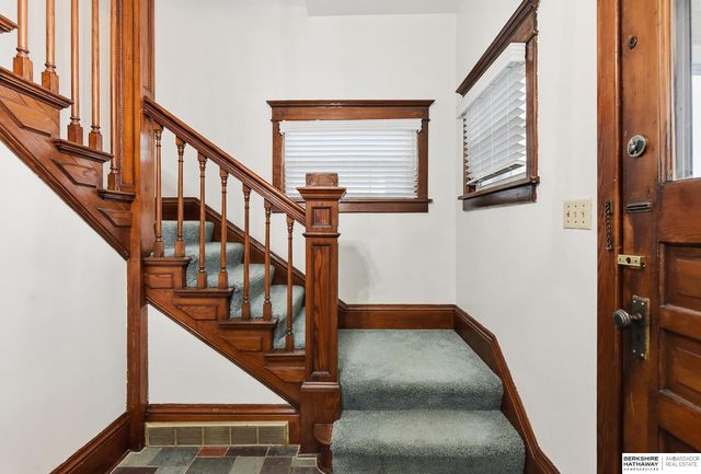 2205 F Street, Omaha, NE 68107