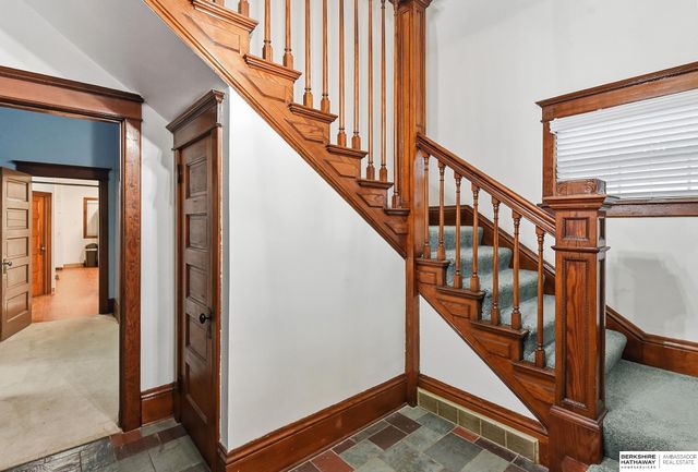 2205 F Street, Omaha, NE 68107