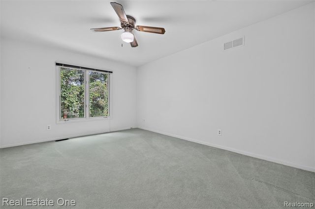 3400 Wedgewood Drive, Rochester Hills, MI 48306