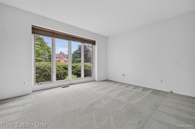 3400 Wedgewood Drive, Rochester Hills, MI 48306