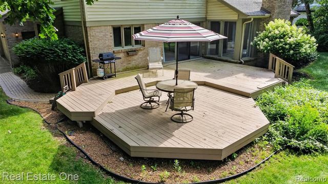 3400 Wedgewood Drive, Rochester Hills, MI 48306