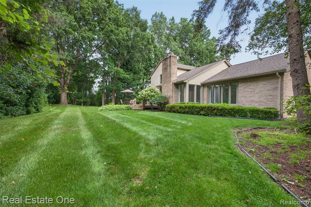 3400 Wedgewood Drive, Rochester Hills, MI 48306