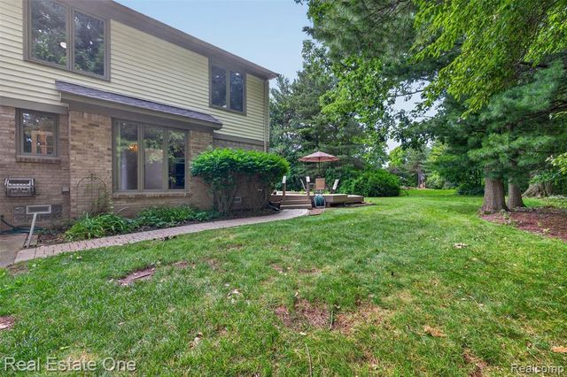 3400 Wedgewood Drive, Rochester Hills, MI 48306