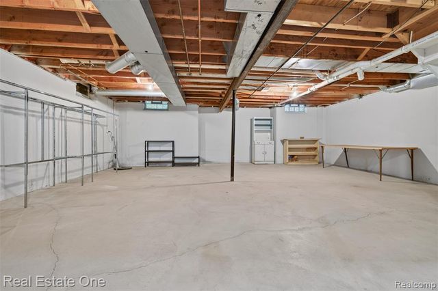 3400 Wedgewood Drive, Rochester Hills, MI 48306