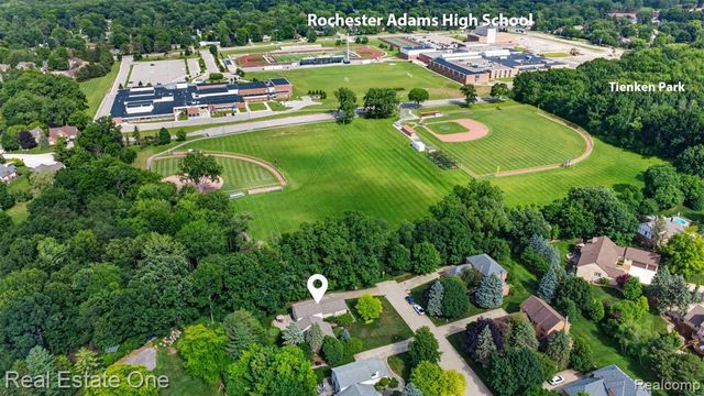 3400 Wedgewood Drive, Rochester Hills, MI 48306