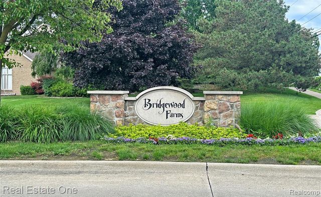 3400 Wedgewood Drive, Rochester Hills, MI 48306