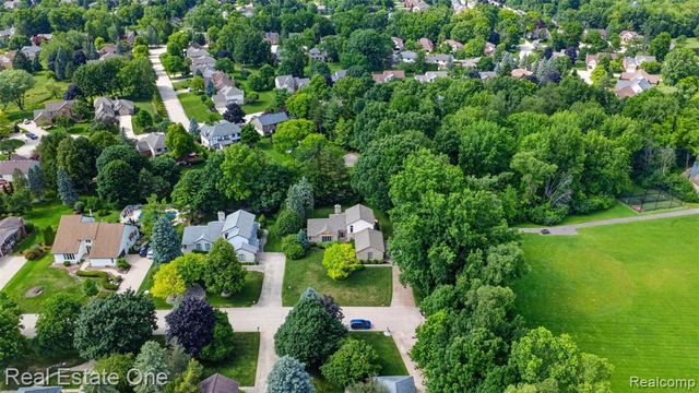 3400 Wedgewood Drive, Rochester Hills, MI 48306
