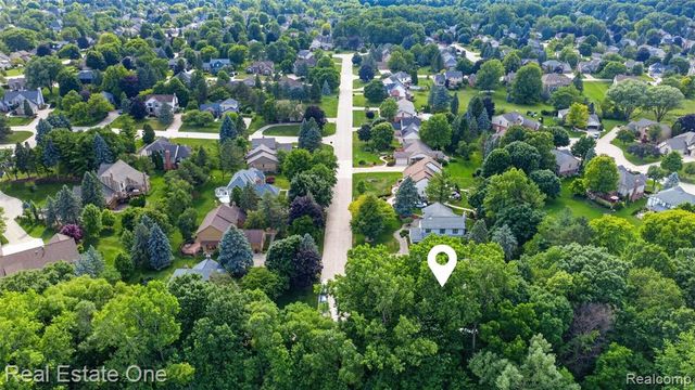 3400 Wedgewood Drive, Rochester Hills, MI 48306