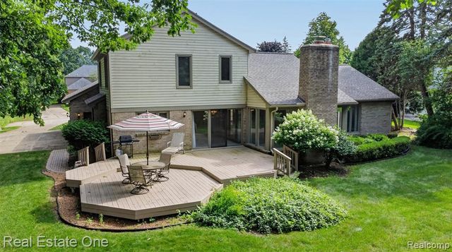 3400 Wedgewood Drive, Rochester Hills, MI 48306