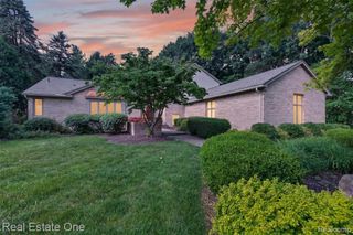 3400 Wedgewood Drive, Rochester Hills, MI 48306