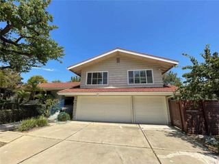 1420 Kensington Drive, Fullerton, CA 92831
