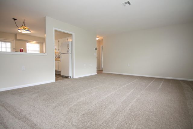 463D Portsmouth Drive 1004, Lakewood, NJ 08701