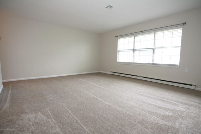 463D Portsmouth Drive 1004, Lakewood, NJ 08701