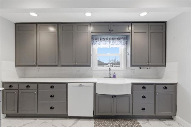 202 NW Yennie Street, Grain Valley, MO 64029