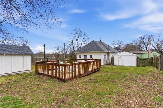 202 NW Yennie Street, Grain Valley, MO 64029